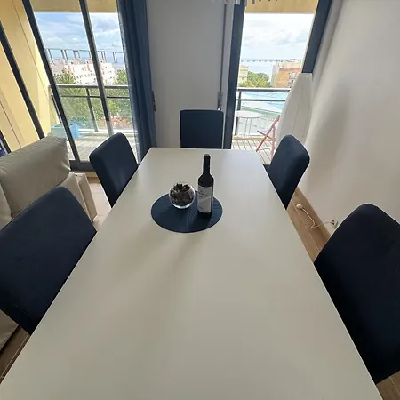 Tejo Balcony Expo Lodge *