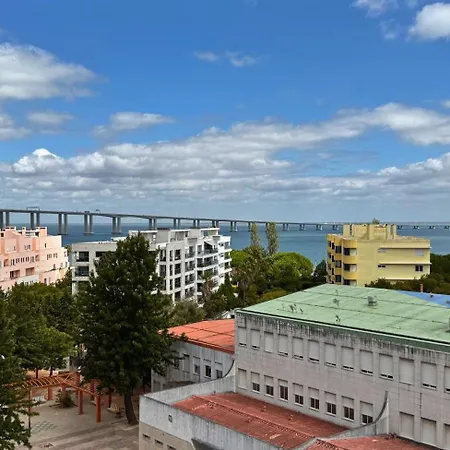 Tejo Balcony Expo بيت خشبي