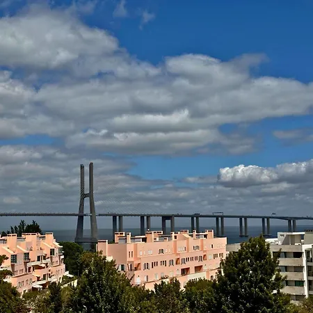 אכסניה Tejo Balcony Expo